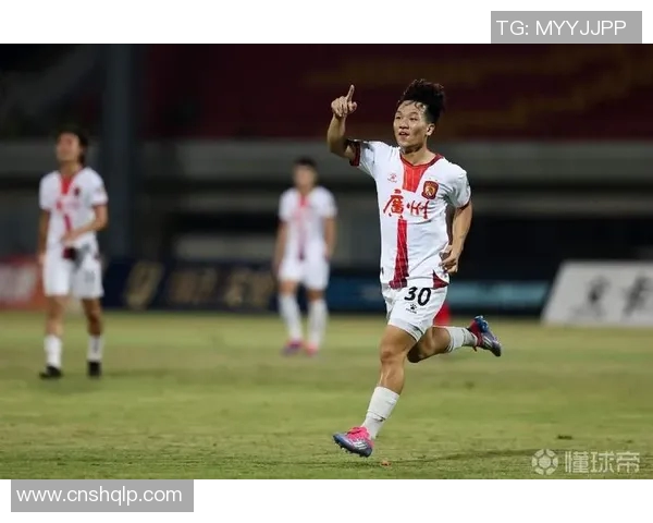 年仅16岁天才少年破纪录 成为历史最年轻进球者书写传奇新篇章